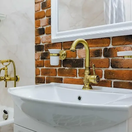 люкс независимости, 12 With Jacuzzi Апартаменты Минск