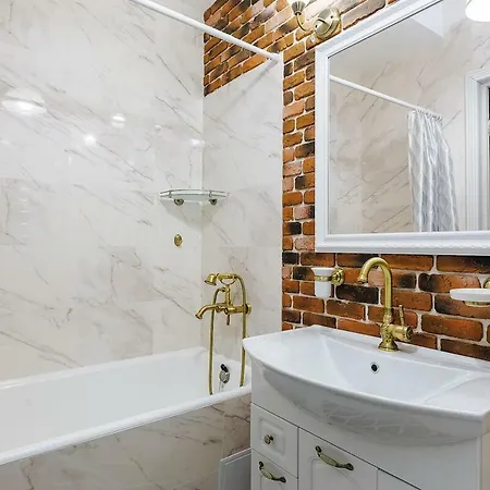 люкс независимости, 12 With Jacuzzi Минск
